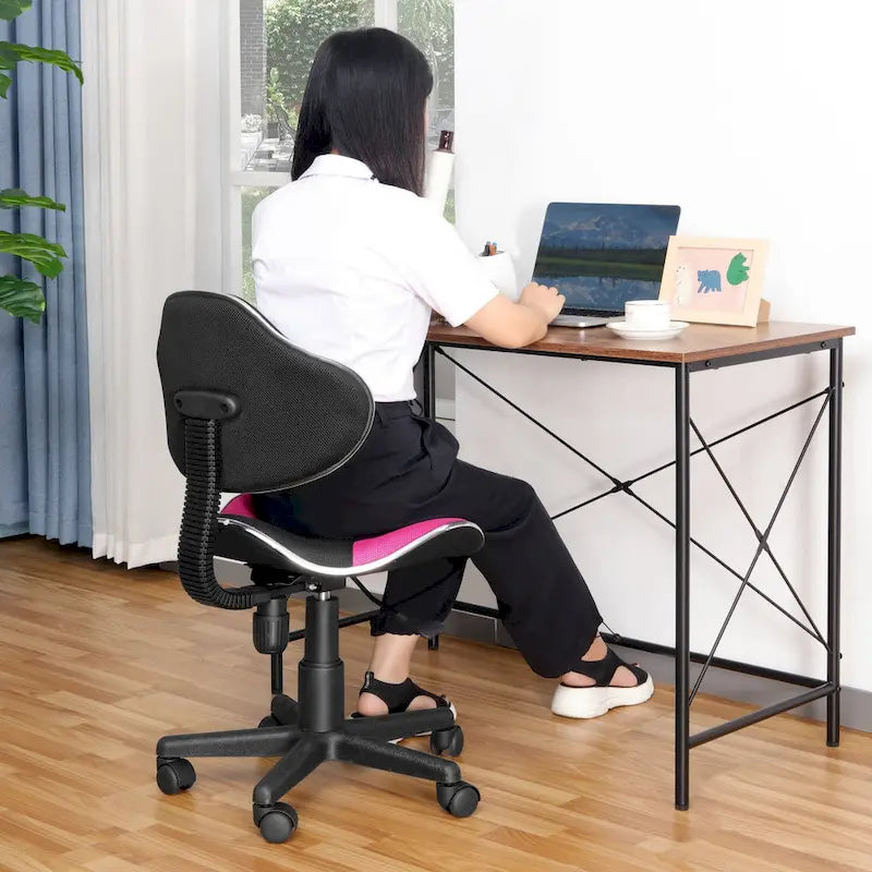 Fauteuil de bureau ergonomique en maille avec support lombaire réglable, bureau d'ordinateur et chaise.
