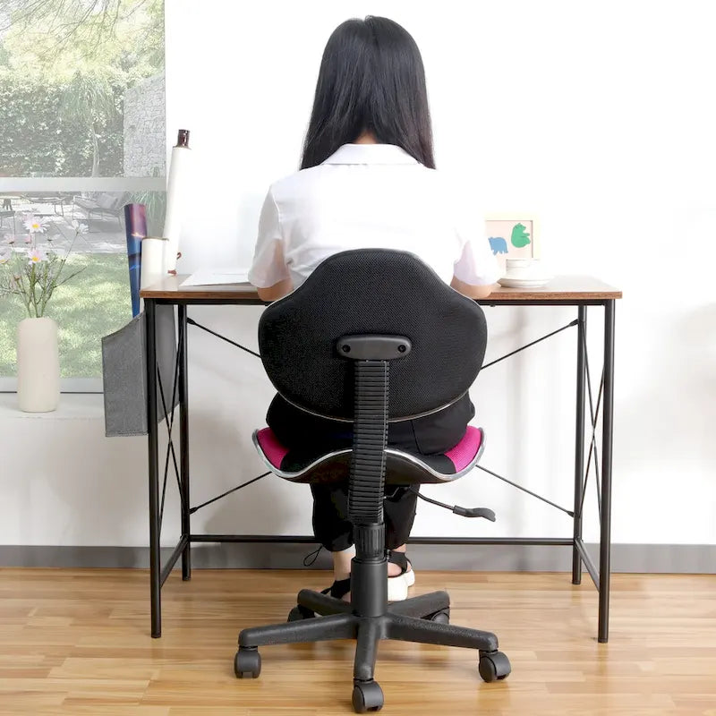 Fauteuil de bureau ergonomique en maille avec support lombaire réglable, bureau d'ordinateur et chaise.